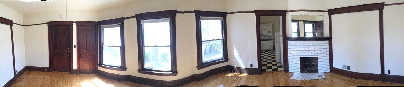 2078 Atwood Ave, Unit C in Madison, WI - Building Photo