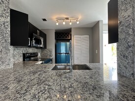 3405 NW 44th St in Oakland Park, FL - Building Photo