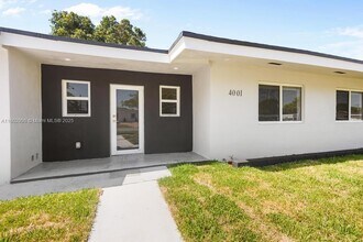 4001 NW 187th Terrace in Miami Gardens, FL - Building Photo - Building Photo