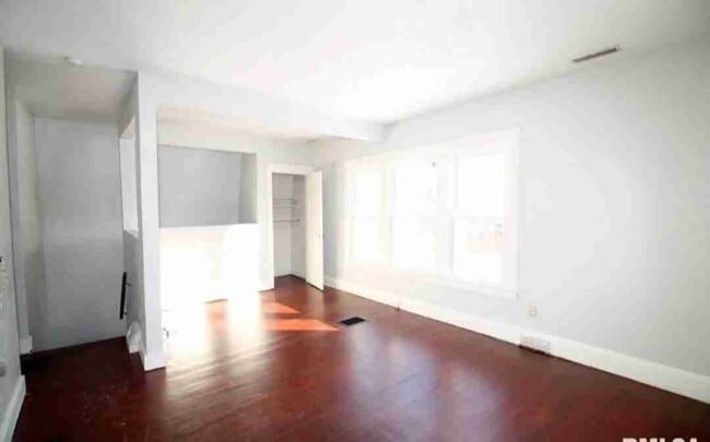 property at 1504 Arlington Ave