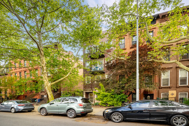 46 Lefferts Pl