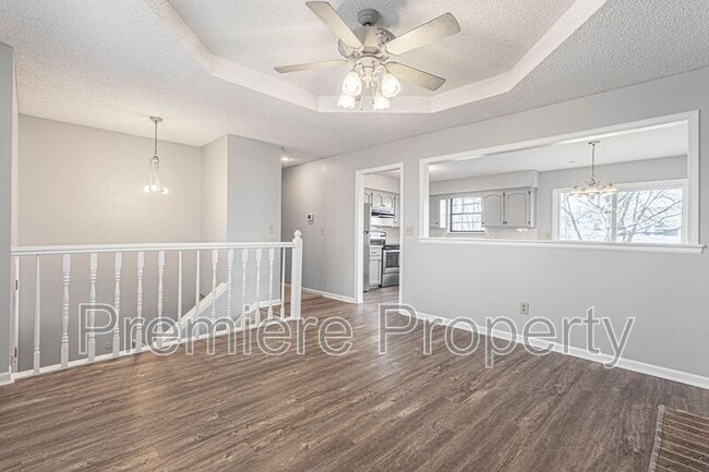 604 NE Mimosa Dr in Lee's Summit, MO - Building Photo - Building Photo