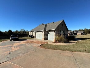 5709 Asheville Wy in Choctaw, OK - Building Photo - Building Photo