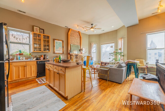 property at 1350 W Augusta Blvd