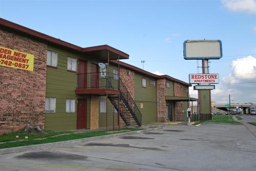 Redstone Apartments in Houston, TX - Foto de edificio - Building Photo