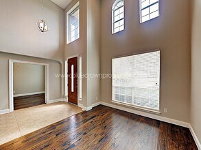 901 Mesquite Dr in Burleson, TX - Building Photo - Building Photo