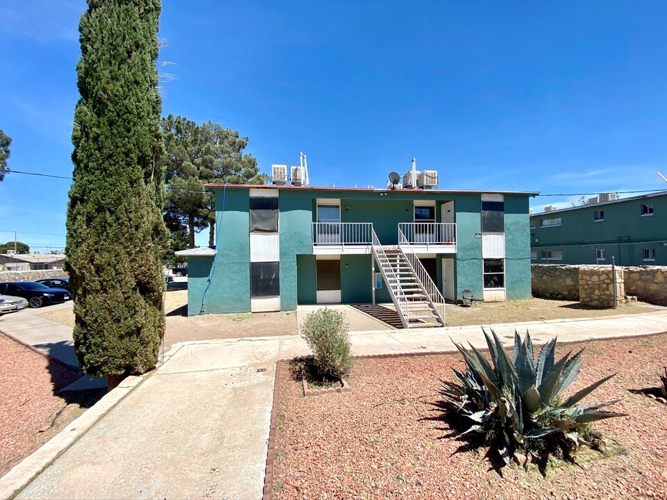 La Puerta Del Sol in El Paso, TX - Building Photo