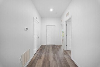 26483-26483 Sandhill Blvd in Port Charlotte, FL - Building Photo - Building Photo