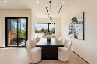 836 Waterloo St in Los Angeles, CA - Building Photo - Building Photo