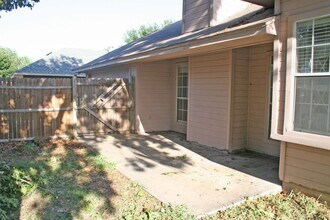 305 Pear Tree Pl in Denton, TX - Building Photo - Building Photo