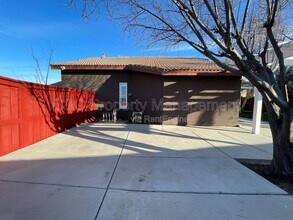 1496 Lechuga Way in San Jacinto, CA - Building Photo - Building Photo