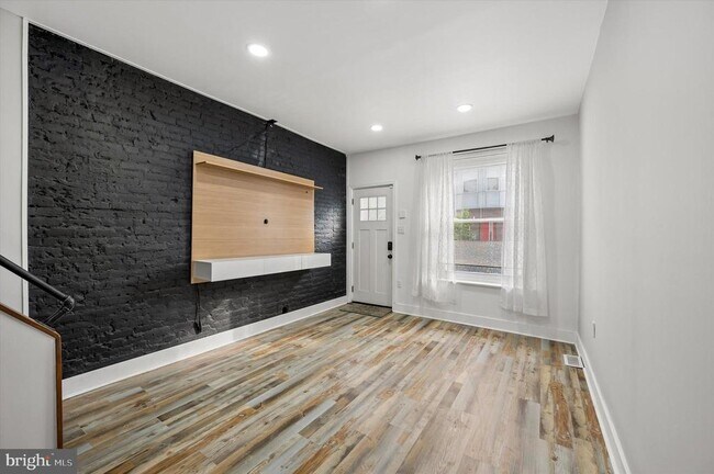 property at 1812 E Albert St