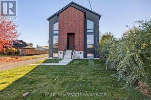 417 Base Line Rd E in London, ON - Building Photo