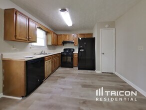 2632 Winding Creek Dr in Lithia Springs, GA - Building Photo - Building Photo