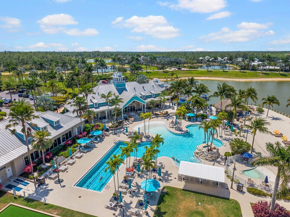 14162 Nautica Ct in Naples, FL - Foto de edificio