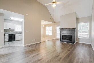 605 Oxford Crest Ct NW in Lawrenceville, GA - Building Photo - Building Photo