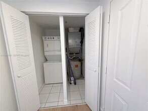 5077 NW 7th St, Unit PH1 in Miami, FL - Building Photo - Building Photo