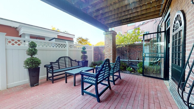 290 Beacon St, Unit 3
