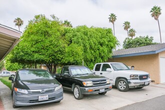 223-227 S Wayfield St in Orange, CA - Building Photo - Building Photo