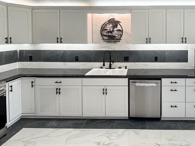 465 County Road 180 in Marlin, TX - Foto de edificio - Building Photo