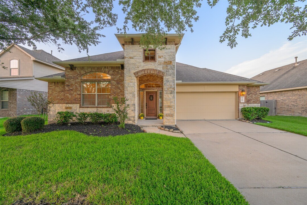 12805 Shady Springs Dr in Pearland, TX - Building Photo