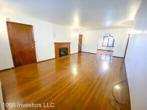 1005 E Roy St in Seattle, WA - Building Photo - Building Photo