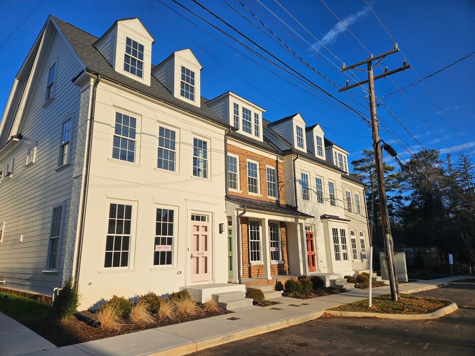 906 Charles St in Richmond, VA - Building Photo