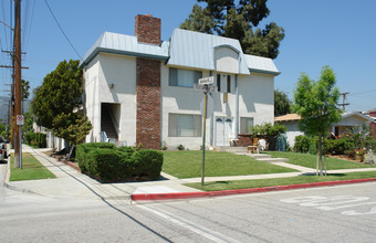 549 W Alexander St in Glendale, CA - Foto de edificio - Building Photo