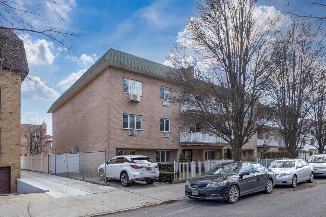 155 Bay 20th St in Brooklyn, NY - Foto de edificio