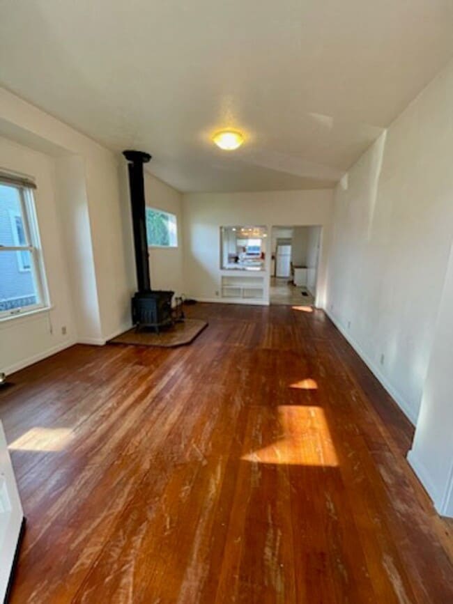 1693 J St in Arcata, CA - Building Photo - Building Photo