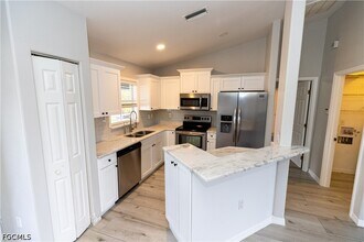 417 SE 21st Terrace in Cape Coral, FL - Building Photo - Building Photo