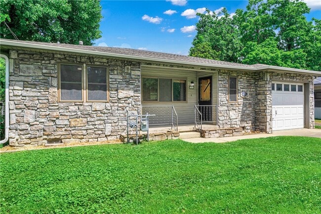 property at 1414 S W Ave