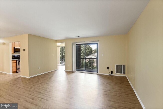 8010 Needwood Rd in Derwood, MD - Building Photo - Building Photo