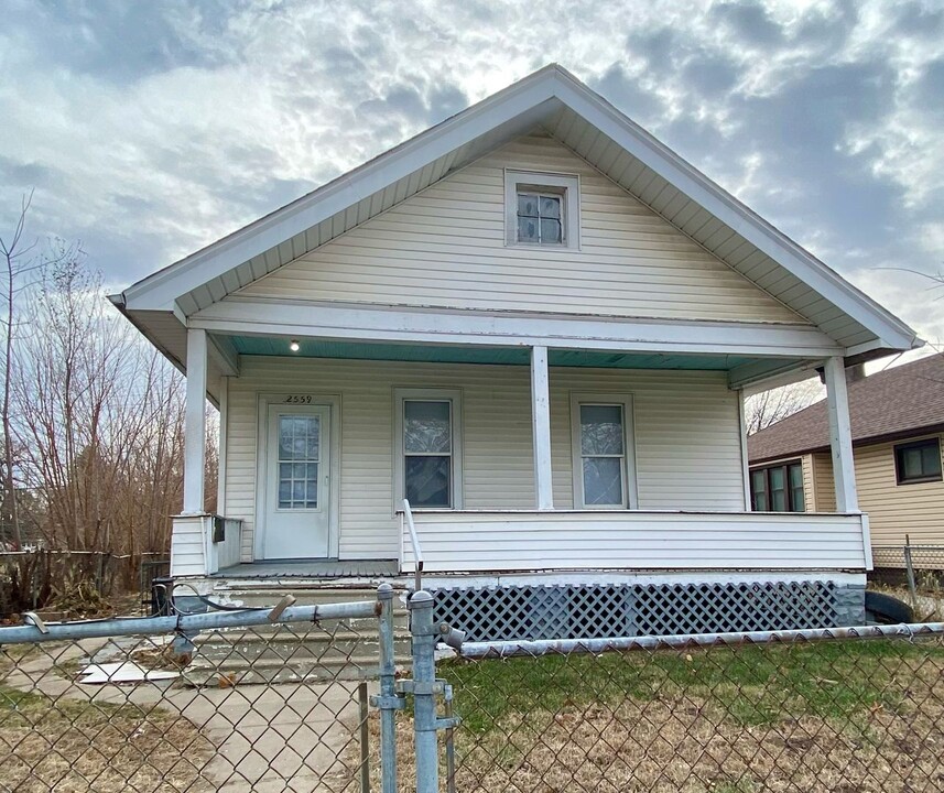 2559 Hartman Ave in Omaha, NE - Building Photo