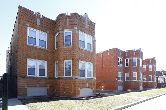 6623 S Sacramento Ave in Chicago, IL - Building Photo - Building Photo