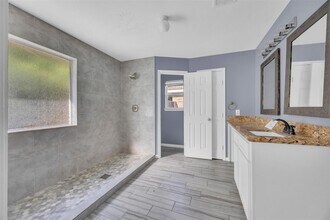 10514 Lauren Creek Dr in Baytown, TX - Building Photo - Building Photo