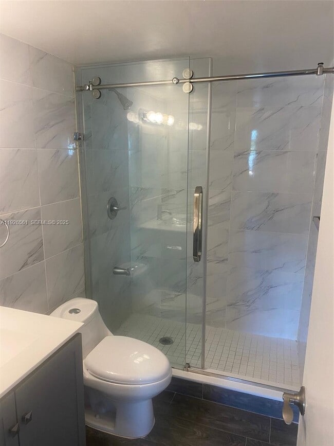 3755 NE 167th St in North Miami Beach, FL - Building Photo - Building Photo