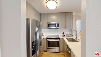 6600 Beachview Dr in Rancho Palos Verdes, CA - Building Photo - Building Photo