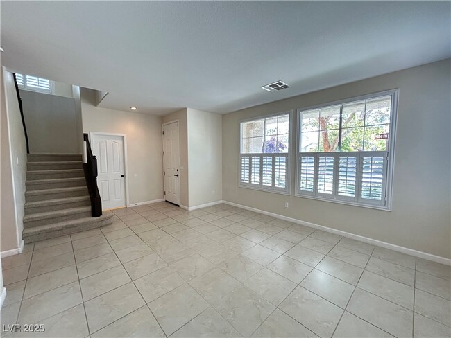 1306 Tempo St in Henderson, NV - Foto de edificio - Building Photo