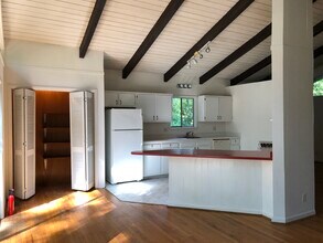 206 Oleander Rd in Carrboro, NC - Building Photo - Building Photo