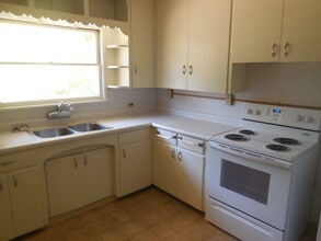 2026 Canal Dr in Redding, CA - Building Photo - Building Photo