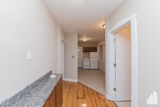 6647 N Greenview Ave in Chicago, IL - Building Photo - Building Photo