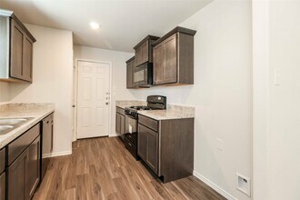2432 Bull Trout Dr in Conroe, TX - Building Photo - Building Photo