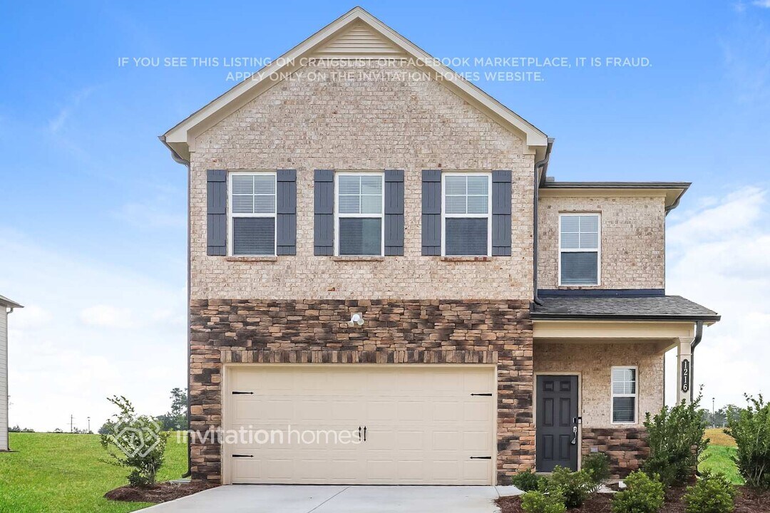1216 Arnhem Dr in Hampton, GA - Building Photo