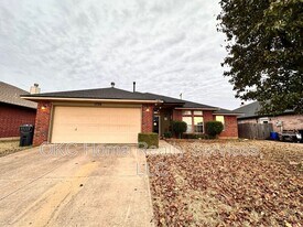 17316 Valley Crst in Edmond, OK - Building Photo