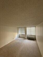 300 Winston Dr in Cliffside Park, NJ - Building Photo - Building Photo