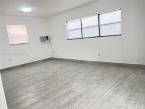 13390 NE 6th Ave in North Miami, FL - Building Photo - Building Photo