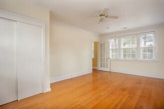 7230 Pershing Ave, Unit 2nd Floor in University City, MO - Building Photo - Building Photo