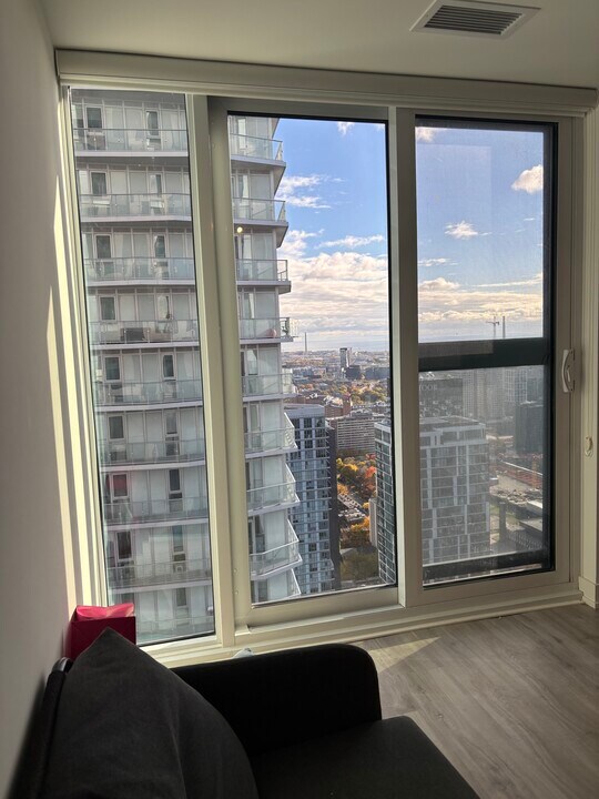 252 Church St in Toronto, ON - Building Photo