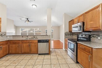 4930 Bryant Ridge Rd in Houston, TX - Building Photo - Building Photo